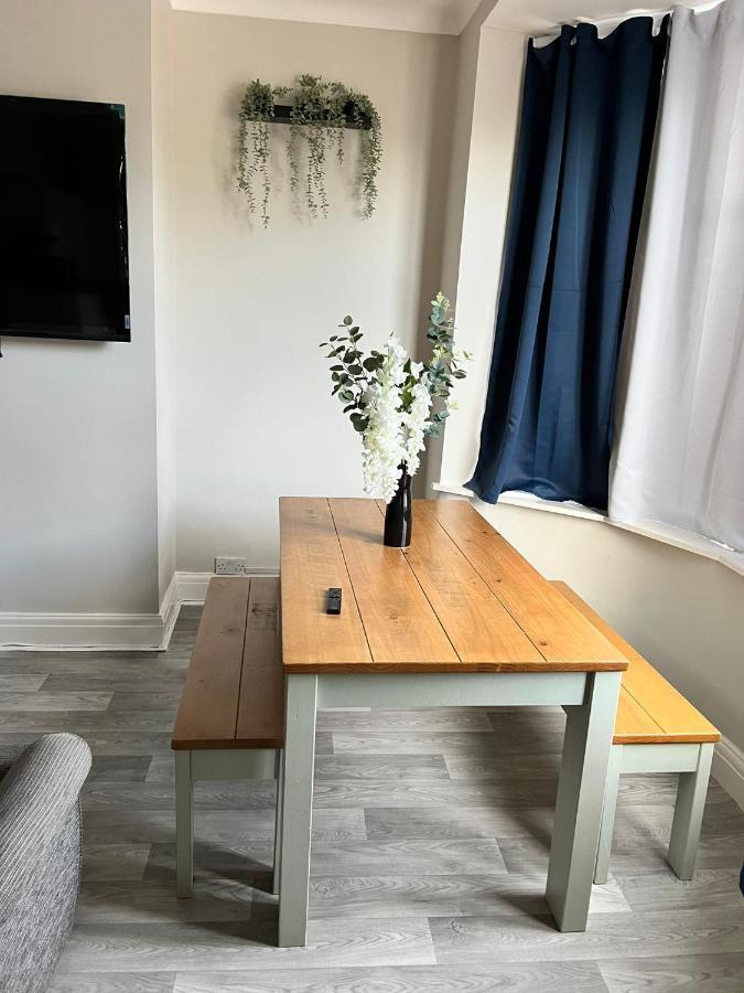 Kim Family Holiday Get-Away 4 Bedrooms 2 Baths Blackpool Exterior photo